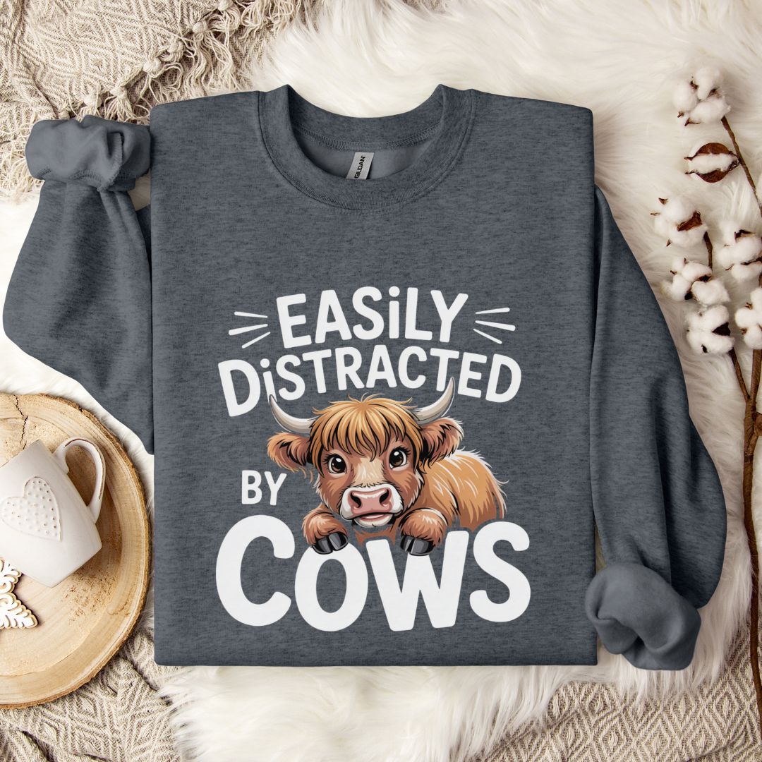 Funny Highland Cow Mom Sweatshirt – Easily Distracted by Cows Crewneck for Cow Lovers, Farmers & Country Life Fans