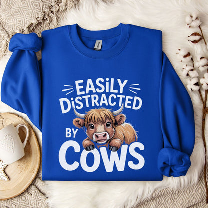 Funny Highland Cow Mom Sweatshirt – Easily Distracted by Cows Crewneck for Cow Lovers, Farmers & Country Life Fans