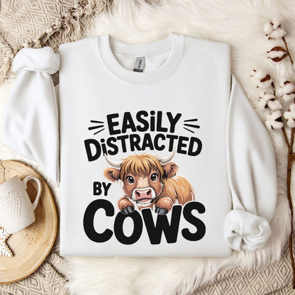 Funny Highland Cow Mom Sweatshirt – Easily Distracted by Cows Crewneck for Cow Lovers, Farmers & Country Life Fans